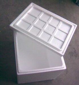 thùng xốp trồng rau ban công